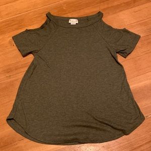 Shoulderless Olive Green Ribbed Tee